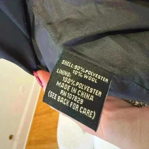 Ambition Wool and Polyester Vest - Picture 6 of 7